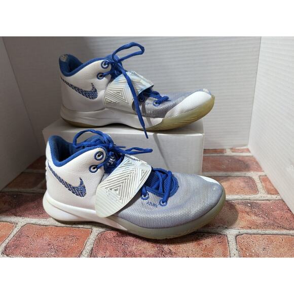 Nike Kyrie Flytrap III Basketball Sneakers White Blue BQ3060 100 Men Size 8 - Picture 2 of 11